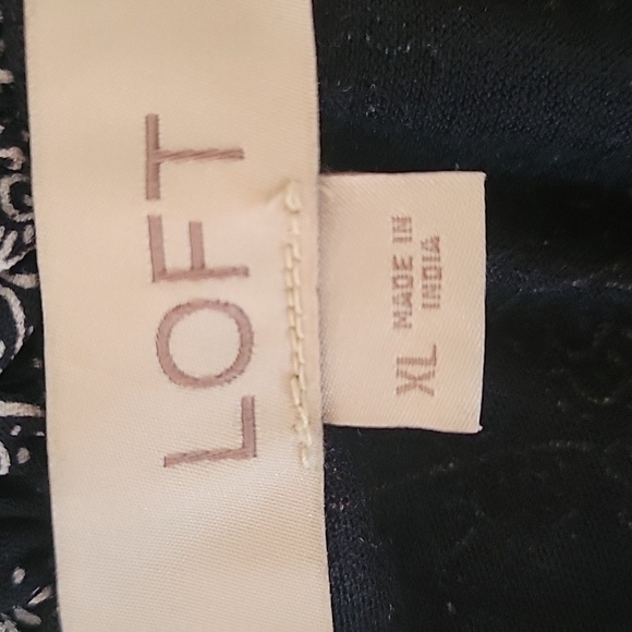 LOFT Womans Black & White Blouse with Flutter Sleeves, Size: XL - Picture 8 of 10